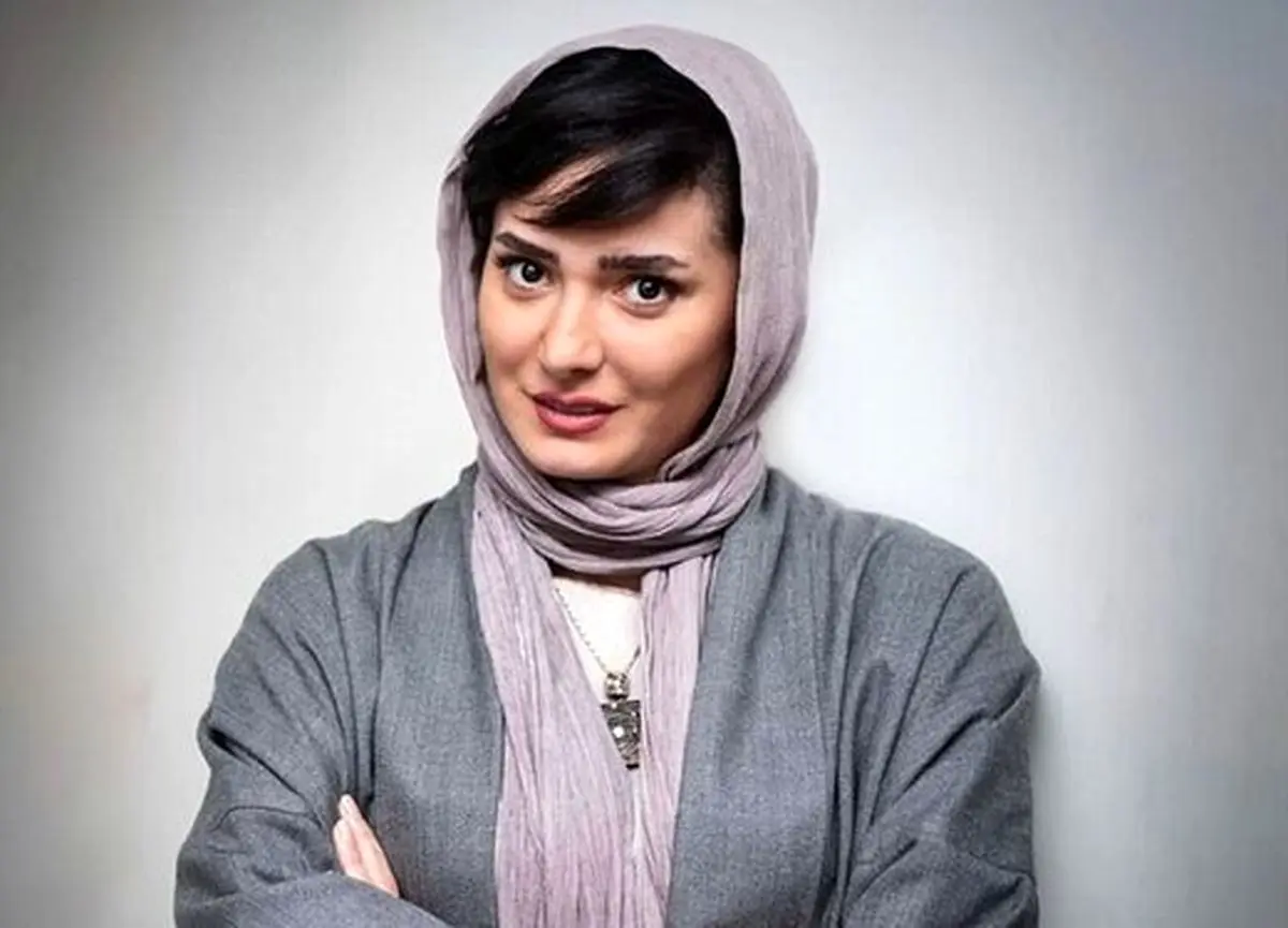 مینا وحید در ماشین فوق لاکچری | مینا وحید چه فخری میفروشه