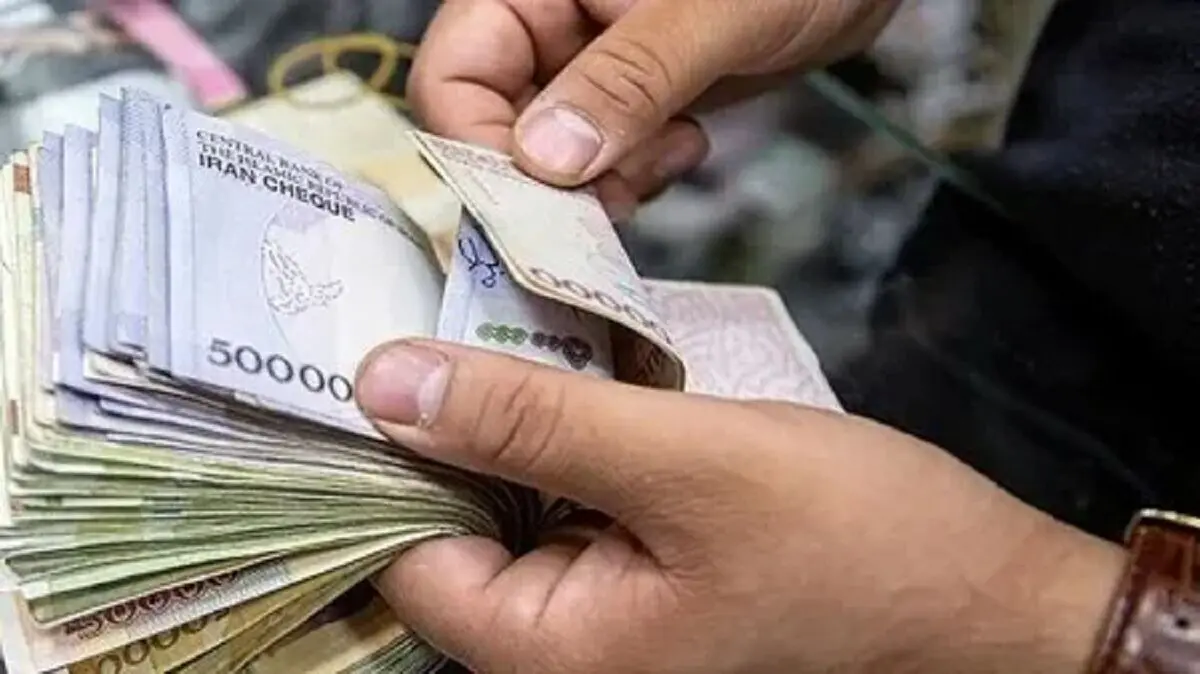 زمان واریز حقوق کارمندان دولت | واریزی غافلگیرکننده دولت برای کارمندان
