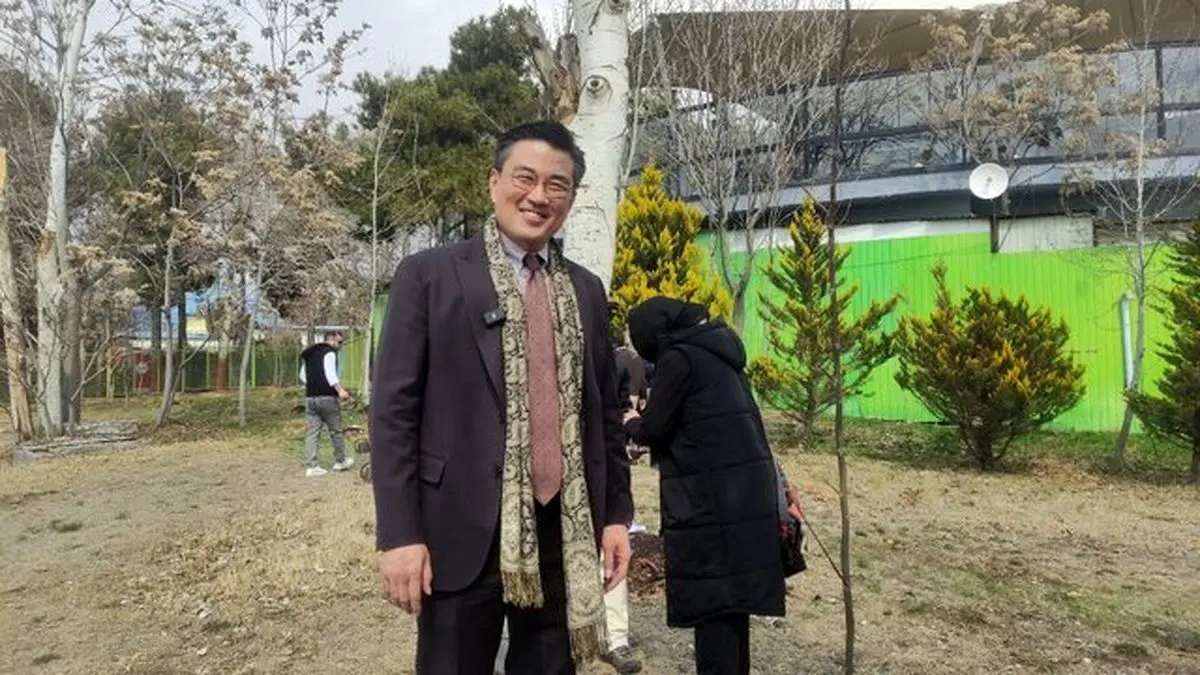 سفیر کره جنوبی با خواندن این ترانه ایرانی غوغا کرد +فیلم