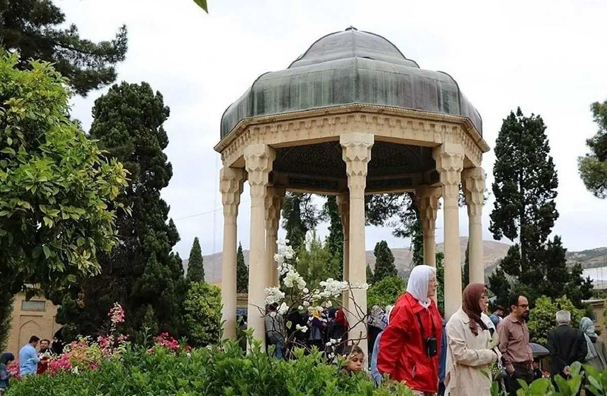 فال حافظ امروز پنج‌شنبه ۱ آبان ۱۴۰۴ | حضرت حافظ امروز برات چه پیامی دارد ؟