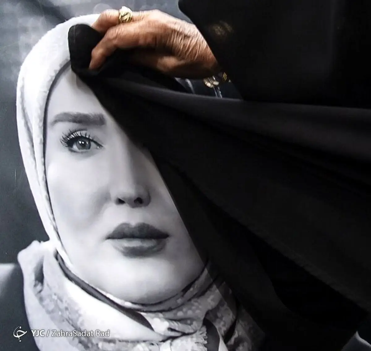 آخرین تصویر از منزل ابدی زهره فکور صبور | اولین عکس از سنگ قبر زهره فکور صبور
