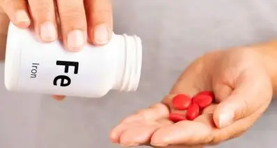 بهترین زمان برای مصرف مکمل ها | 5 نکته مهم درباره مصرف ویتامین ها