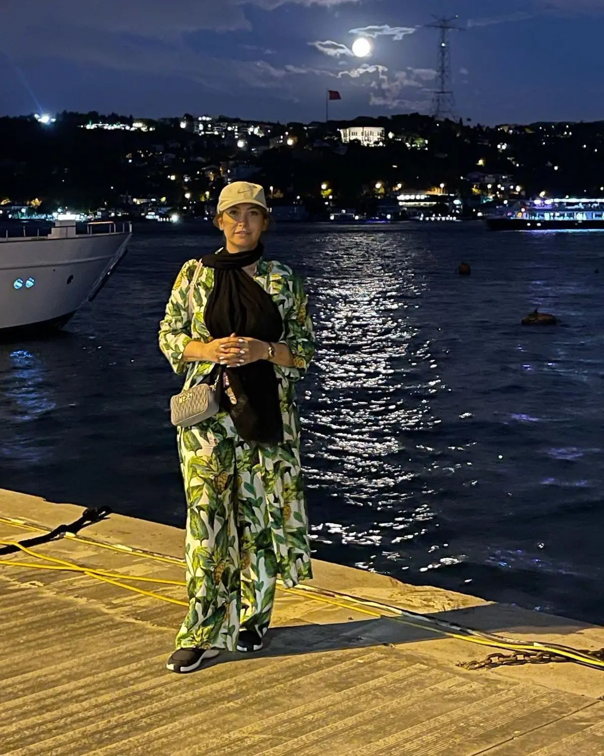 بیوگرافی فریبا نادری 