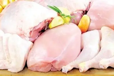 قیمت مرغ عجیب شد | شوک مرغ ۲۰۰ هزار تومانی به سفره‌ها