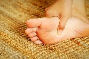 بیماری قلبی با بی حسی پاها چه ارتباطی دارد؟