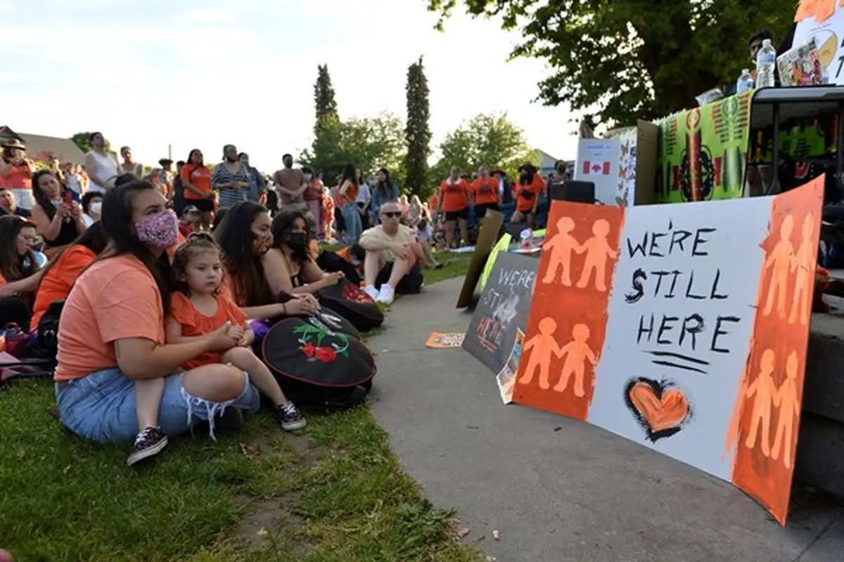 خشم بومیان کانادا از واکنش خنثی و منفعلانه پاپ به فاجعه گور جمعی