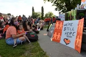 خشم بومیان کانادا از واکنش خنثی و منفعلانه پاپ به فاجعه گور جمعی