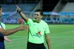 باشگاه گل‌گهر از داور بازی تراکتور شکایت کرد