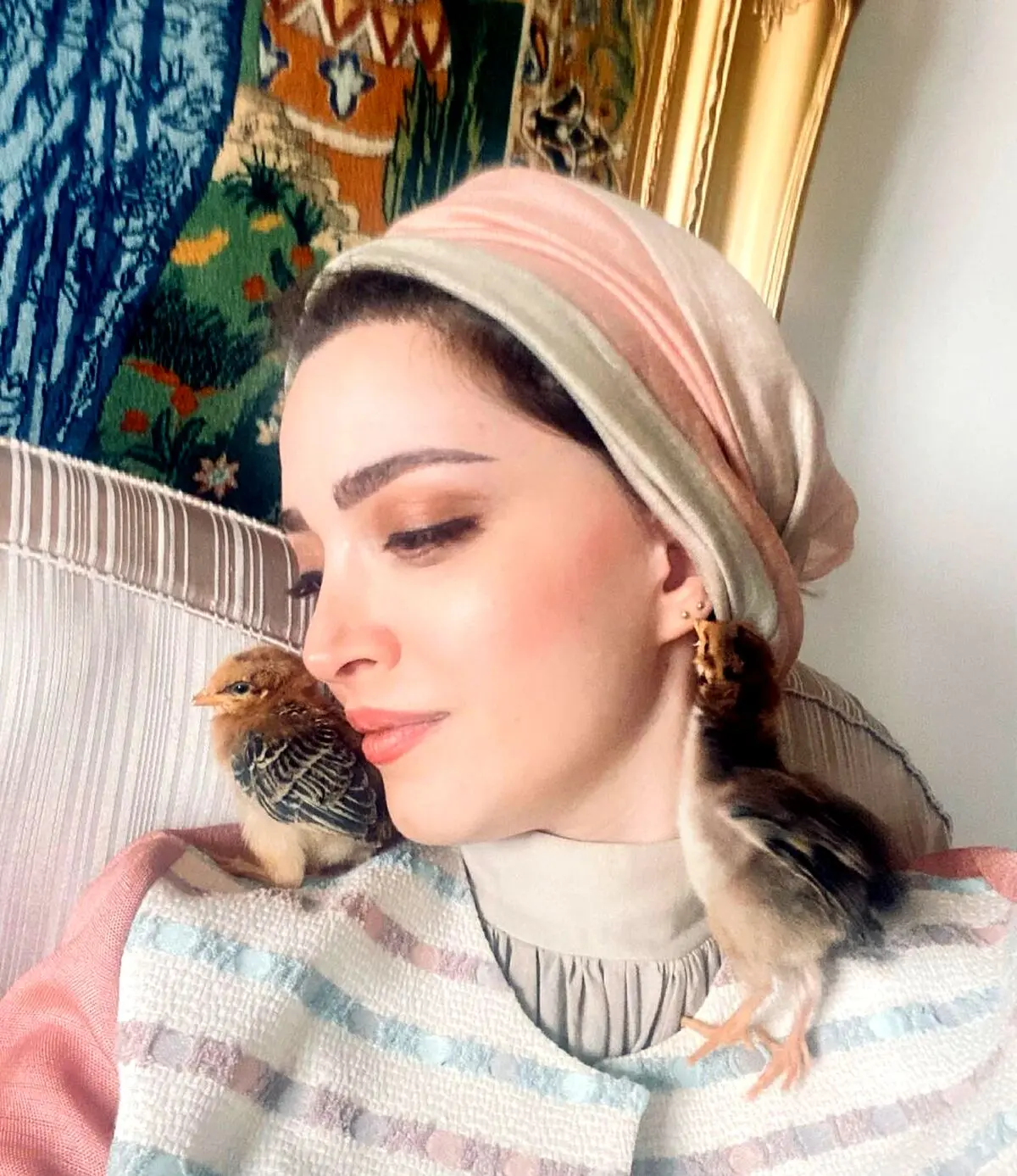 عکس‌های خانوادگی بهنوش طباطبایی در تولد خواهرش