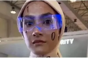 مصاحبه قیاسی با ربات‌های قلابی کیش! | فحش‌های مردم را نخواندیم