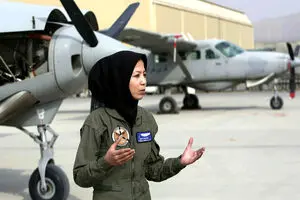 خلبان زن افغانستانی سنگسار شد!