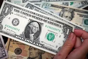 جهش وحشتناک قیمت دلار آزاد اول صبح | دلار در آستانه ۱۶۰ هزار