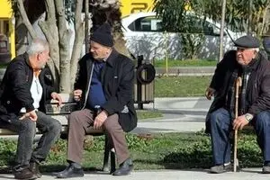 خبر خوش آخرسالی تسویه معوقات حقوق بازنشستگان | پرداخت بن‌کارت بازنشستگان 