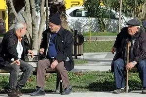 خبر خوش آخرسالی تسویه معوقات حقوق بازنشستگان | پرداخت بن‌کارت بازنشستگان 