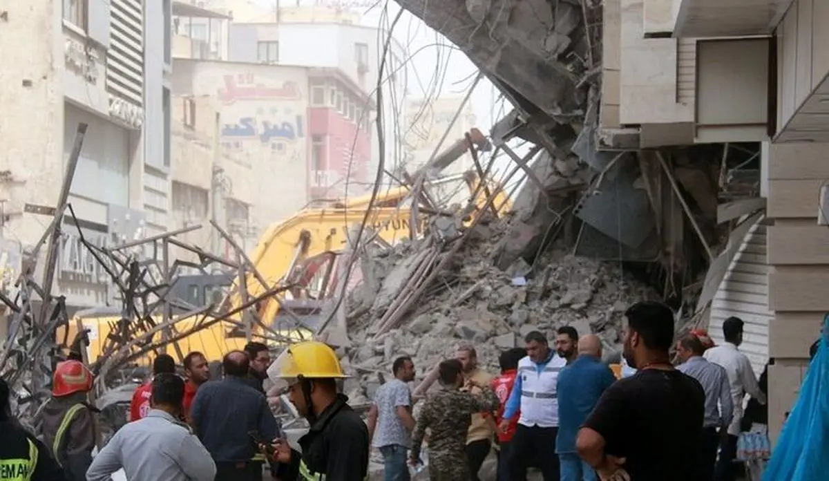 لحظه ریزش آوار متروپل روی رامین و شیرین + فیلم