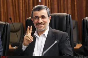 حمله تند یک روزنامه به احمدی‌نژاد
