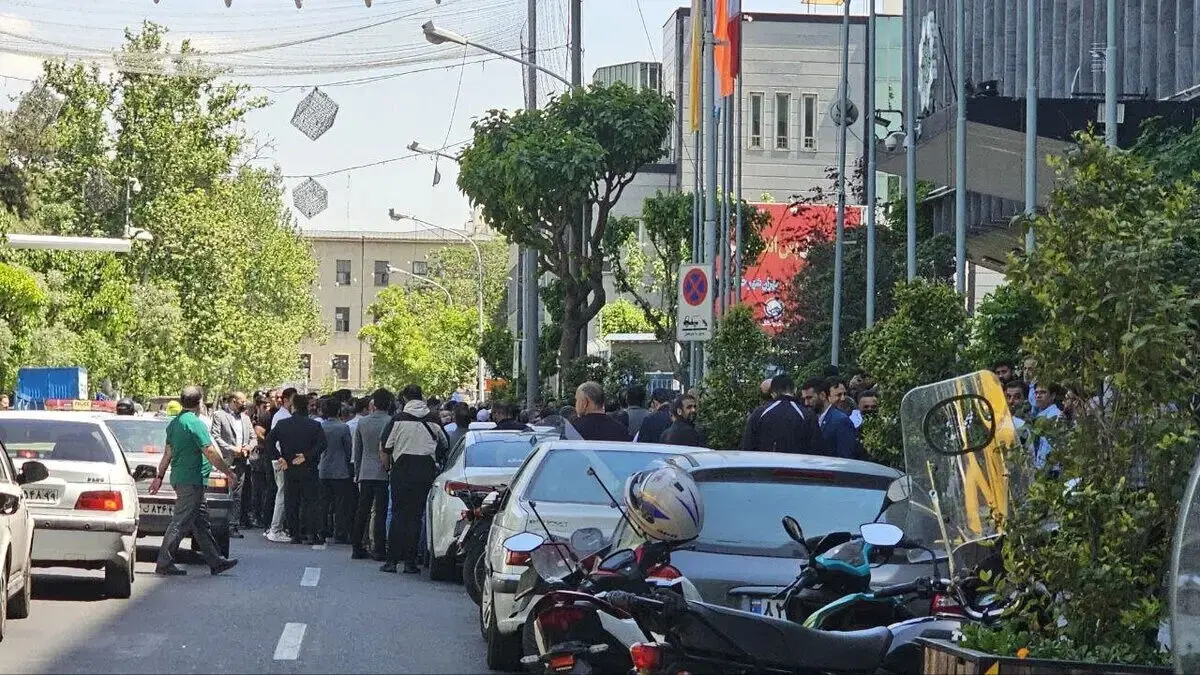 لزوم شنیدن سکوت اکثریت جامعه