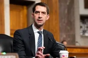 هشدارتام کاتن از احتمال سرنگونی هواپیماهای آمریکایی