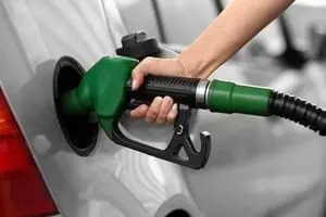 خبر فوری درباره تغییر قیمت بنزین | نرخ سوم بنزین ۵۰۰۰ تومان می شود؟ 