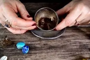 فال قهوه امروز دوشنبه ۱ دی ۱۴۰۴ | راز فنجان امروز شما چیست؟