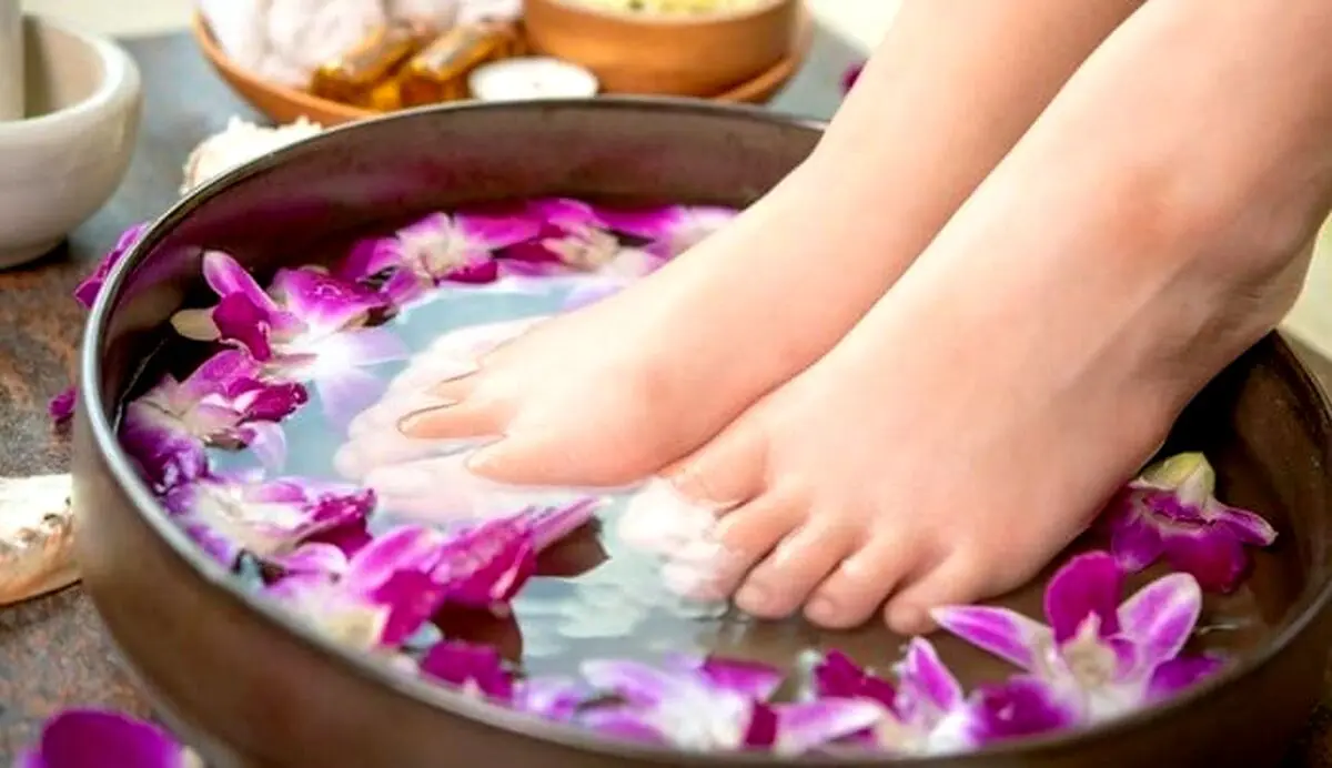 فواید بی نظیر آب گرم برای پاها