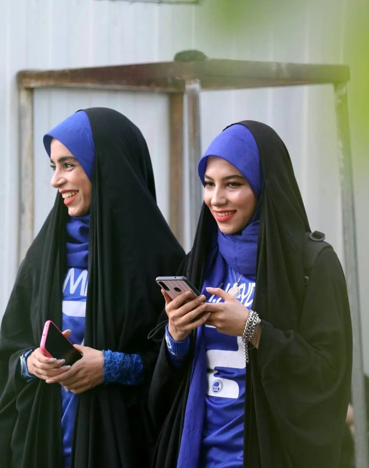 حضور بانوان محجبه در تمرین استقلال+عکس