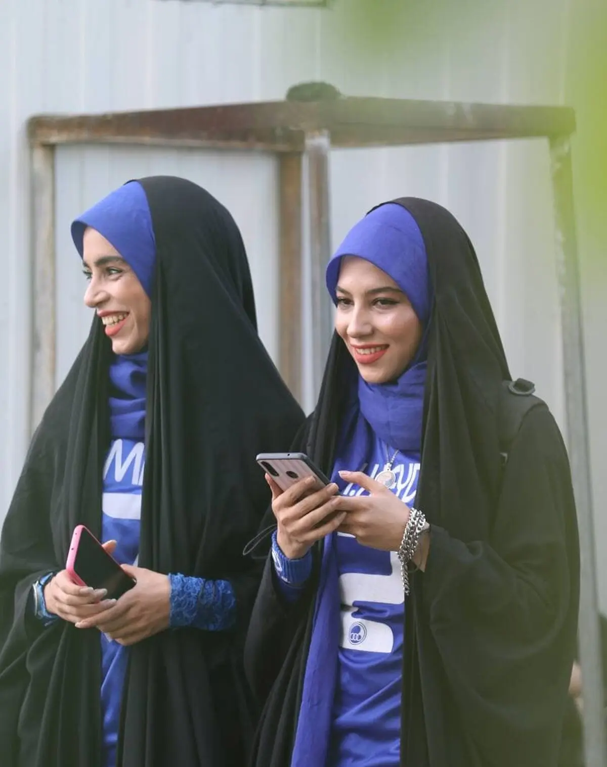 حضور بانوان محجبه در تمرین استقلال+عکس