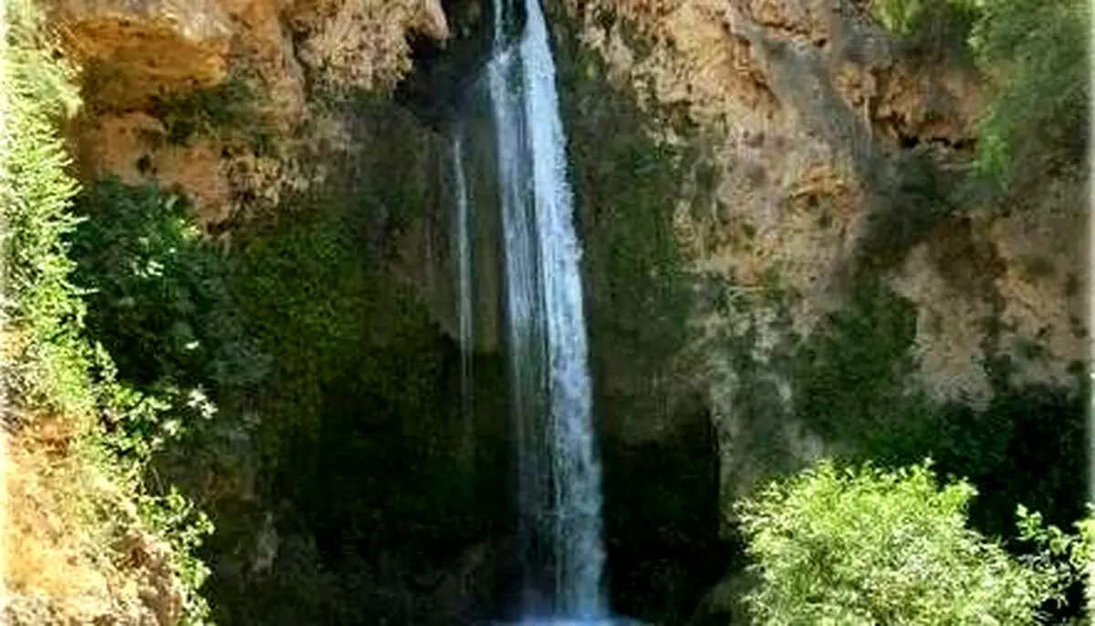 سقوط نوجوان از آبشار ۷۰ متری  