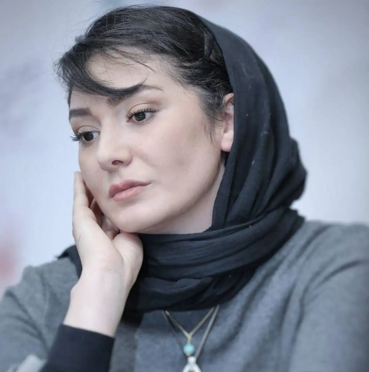 لباس مینا وحید غوغا کرد