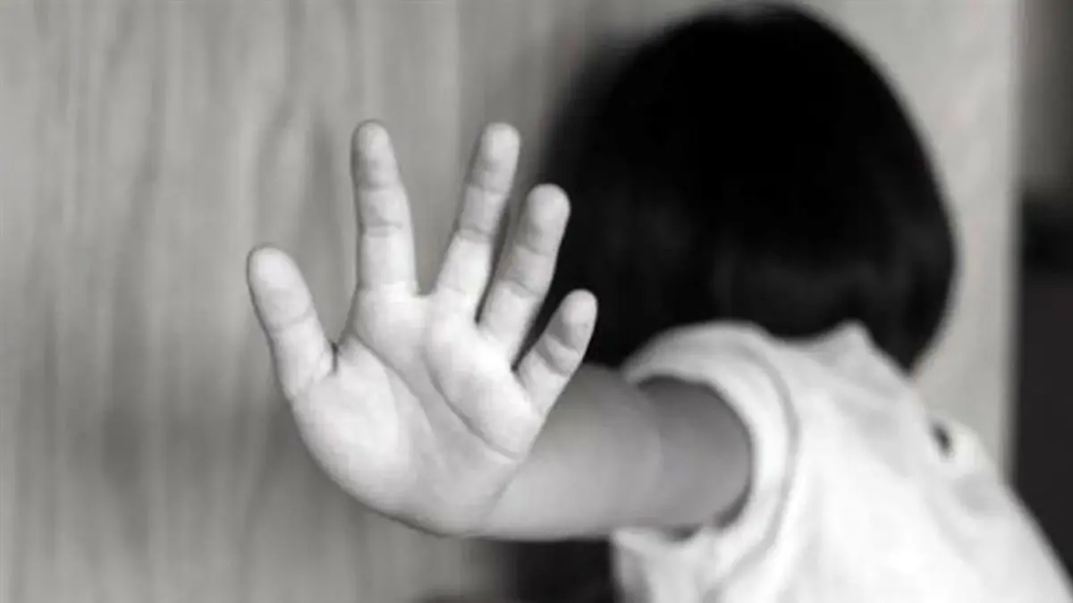 سه دخترک بیچاره در دام مرگ پدر حیوان صفت