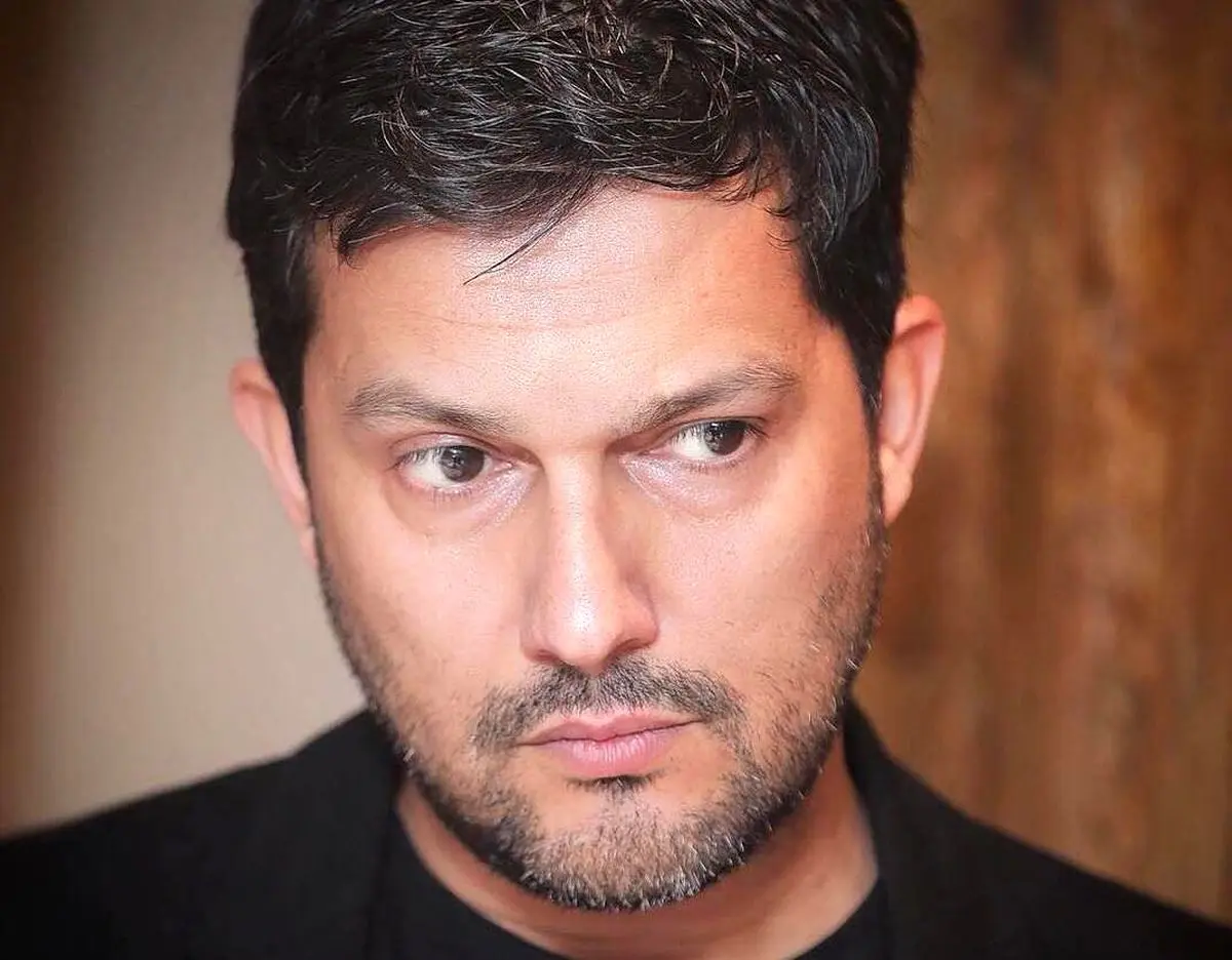 توبه و تحول حامد بهداد در حرم امام رضا!