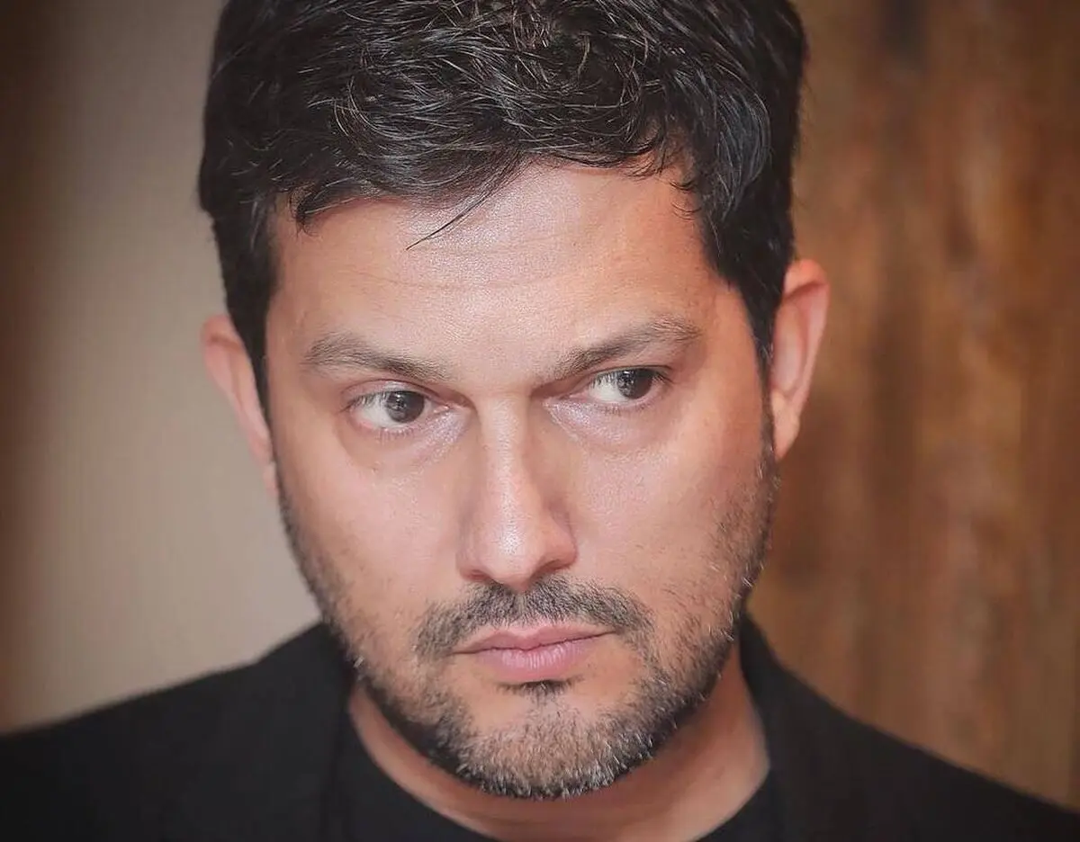 توبه و تحول حامد بهداد در حرم امام رضا!