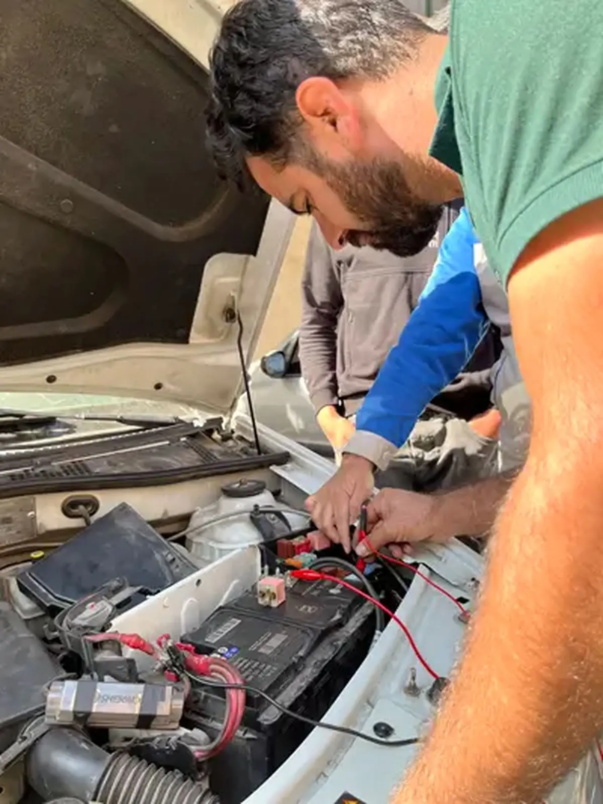 دوره برق خودرو داخلی؛ آموزش تخصصی برق‌کاری خودرو با بیشترین فرصت شغلی