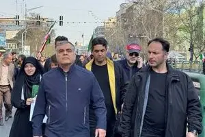 وزیر نفت با تیپ متفاوت در تجمع امروز تهران +عکس