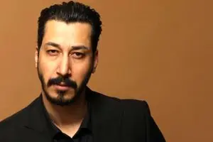 گریه های تلخ بهرام افشاری به یاد جواد گنجی + ویدئو