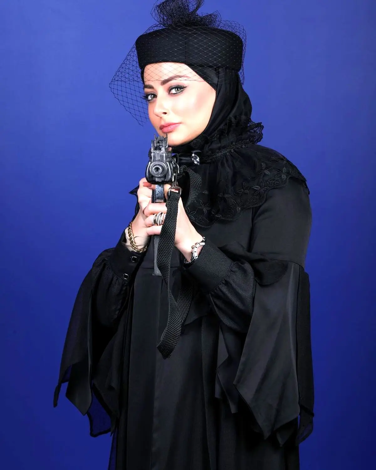 فحاشی نفیسه روشن تمامی ندارد