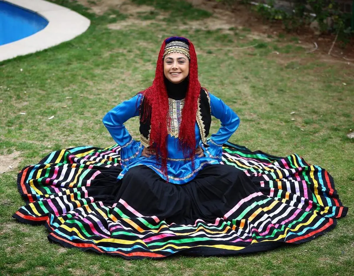  آزاده صمدی با لباس محلی+عکس دیده نشده