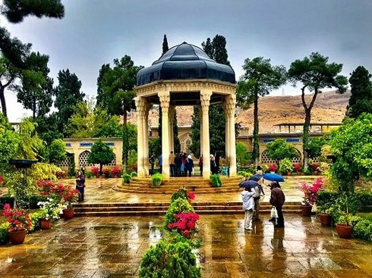 فال حافظ امروز دوشنبه ۱۹ آبان ۱۴۰۴ | دل را رها کن تا عشق راه خود را پیدا کند