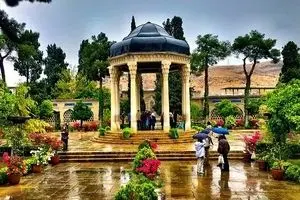 فال حافظ امروز دوشنبه ۱۹ آبان ۱۴۰۴ | دل را رها کن تا عشق راه خود را پیدا کند