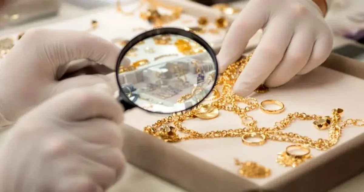چطور بفهمیم انگشتر طلا است؟ بررسی روش‌های خانگی و علمی