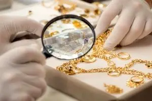 چطور بفهمیم انگشتر طلا است؟ بررسی روش‌های خانگی و علمی