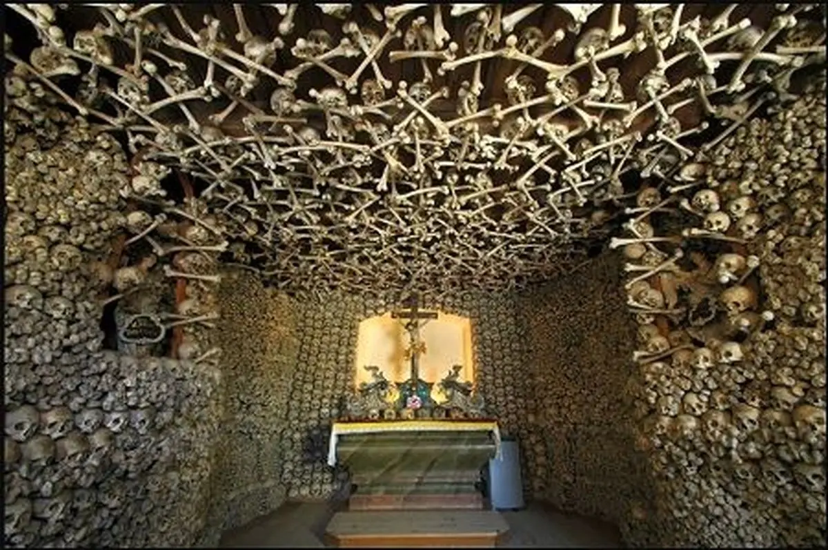 گورستان ترسناکی که جاذبه گردشگری است + تصاویر