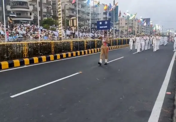 تصویری از ملوانان ایرانی ناوچه دنا +فیلم