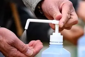 ضد عفونی کننده‌های دست؛ مفید یا مضر؟