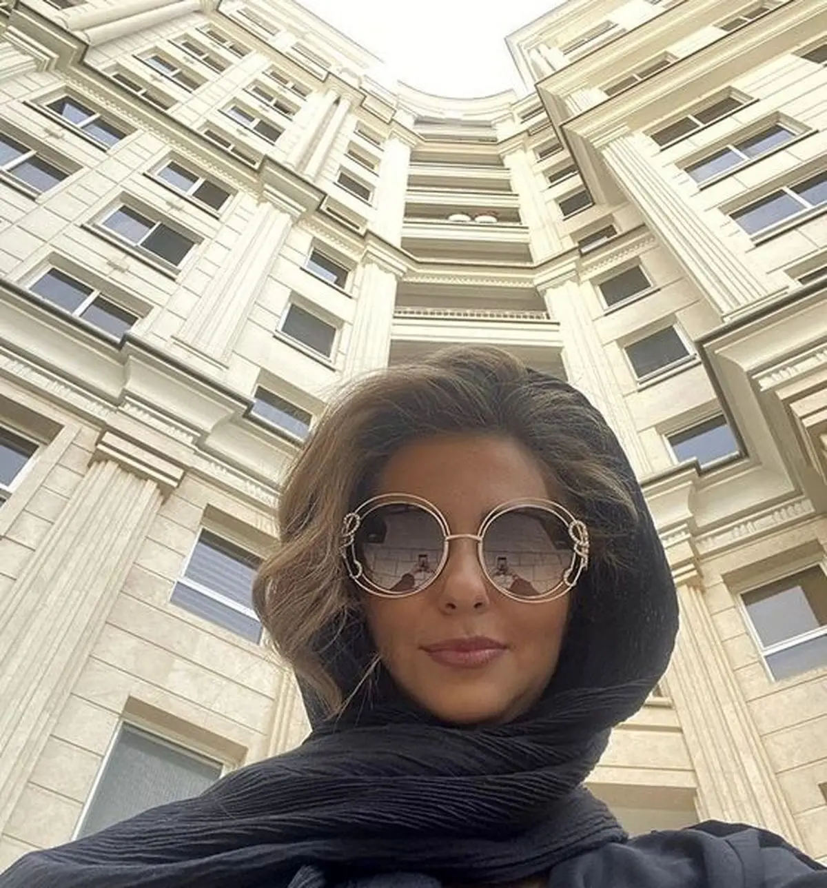 نفیسه روشن جلو خانه لاکچری اش+عکس