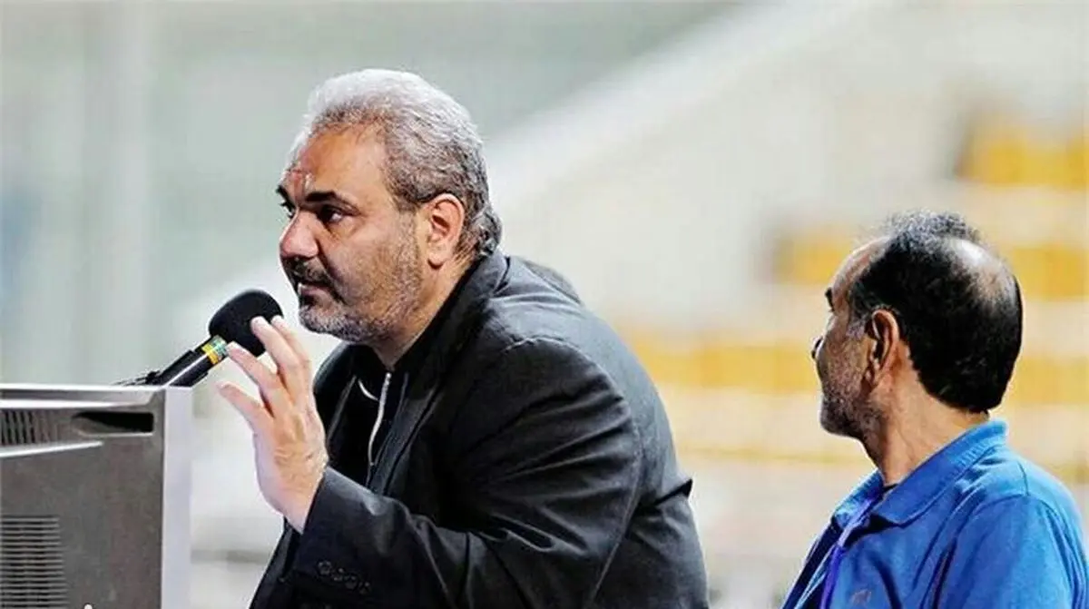 خیابانی دیدار استقلال - تراکتور را گزارش می‌دهد