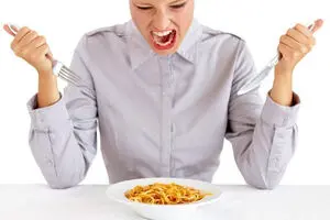 جلوگیری از اشتهای کاذب و کنترل غذا خوردن با این ۱۰ روش