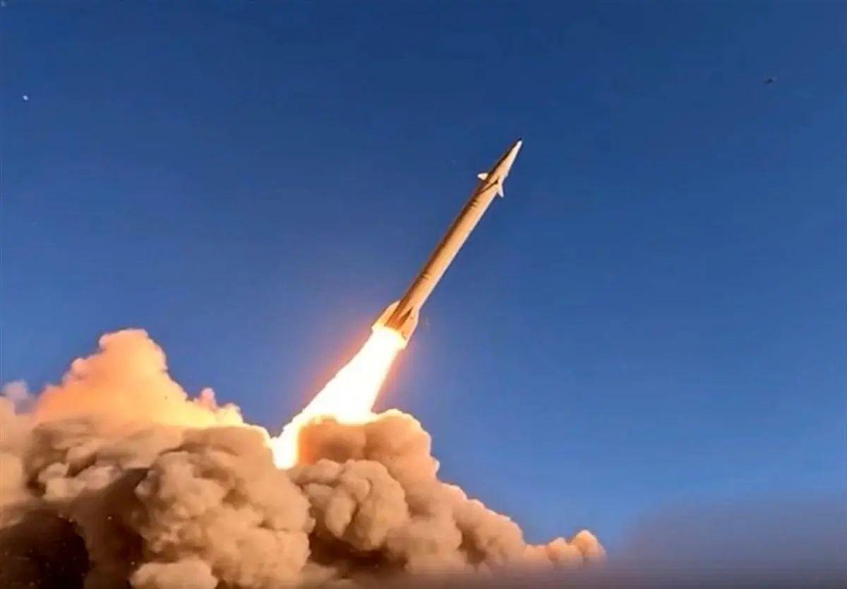 تصاویری از لحظه شلیک فتاح و خیبرشکن به اسرائیل