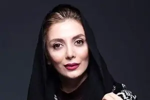 دلبری رویا میرعلمی با لباس عروس ابریشمی خاص و مجللش !  | خانم بازیگر در شب عروسی اش باشکوه ظاهر شد + عکس