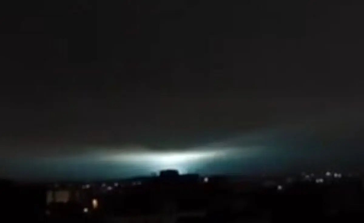 ماجرای نور آبی در آسمان کرج چه بود؟